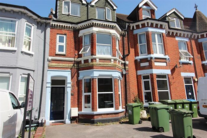 6 Bedroom Semi-Detached House To Rent In The Polygon, Southampton, SO15