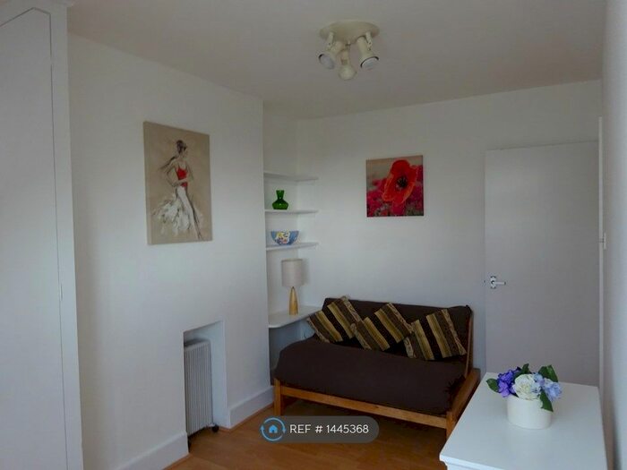 Studio To Rent In Frognal, London, NW3