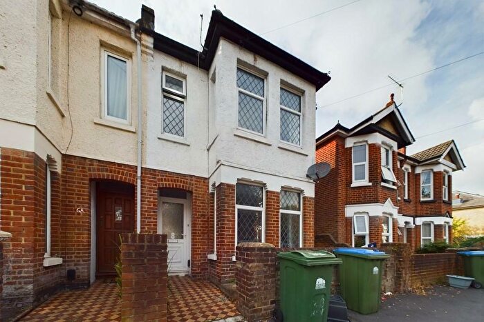 5 Bedroom House To Rent In Newcombe Road, Southampton, SO15