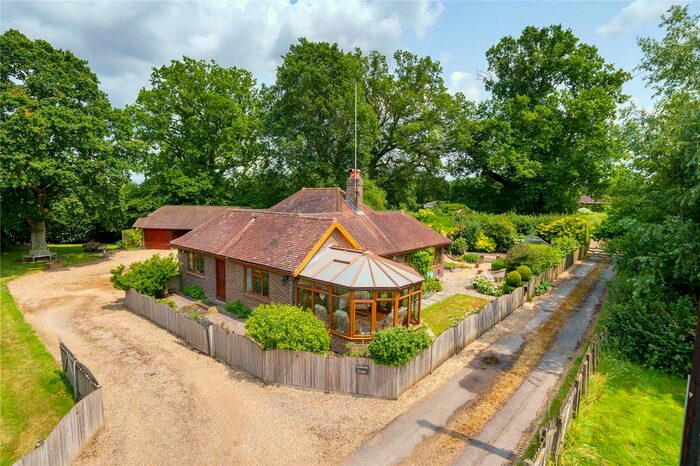 3 Bedroom Detached House For Sale In Grayswood Road, Haslemere, GU27