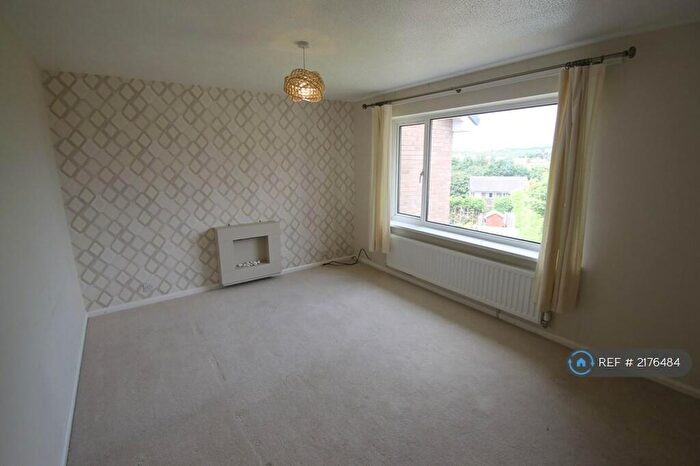 2 Bedroom Flat To Rent In Harlech Close, Chapeltown, Sheffield, S35