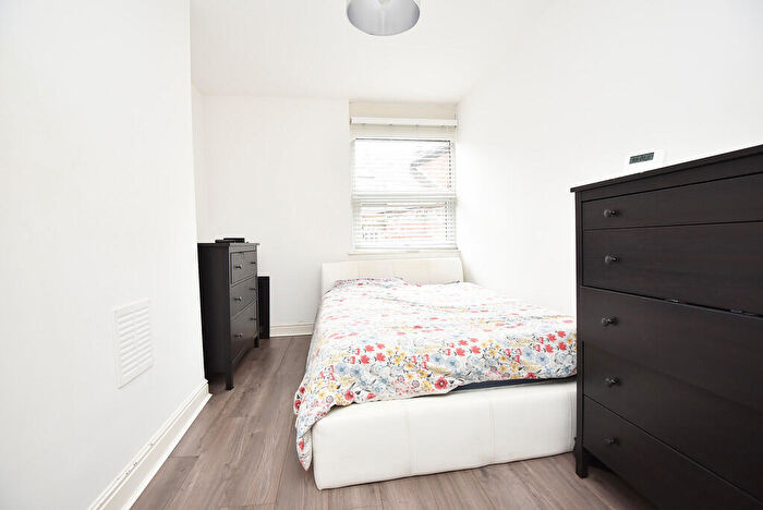 1 Bedroom Flat For Sale In East Parade, Harrogate, HG1