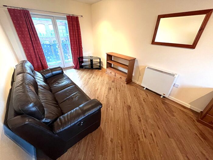 2 Bedroom Flat To Rent In New Hall Lane, Preston, PR1