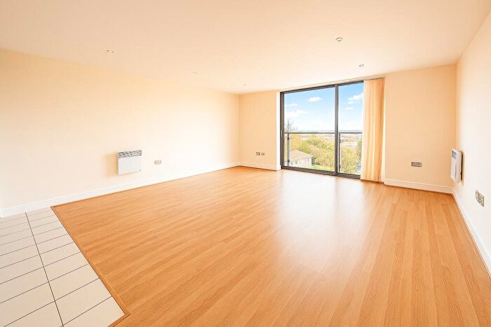 2 Bedroom Flat To Rent In The Eye, Barrier Road, Chatham, ME4