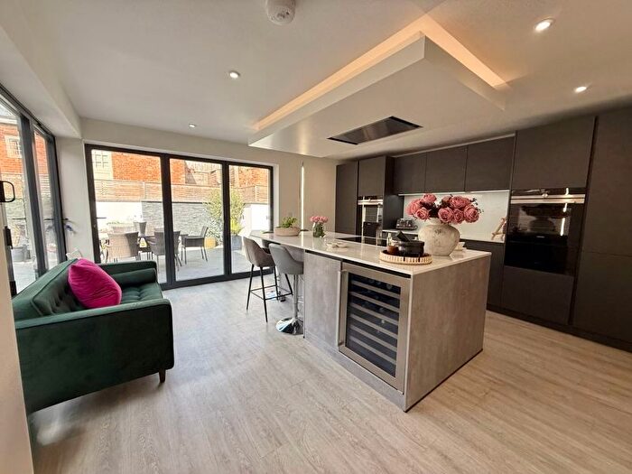 4 Bedroom Cottage For Sale In Watling Street, Little Brickhill, MK17