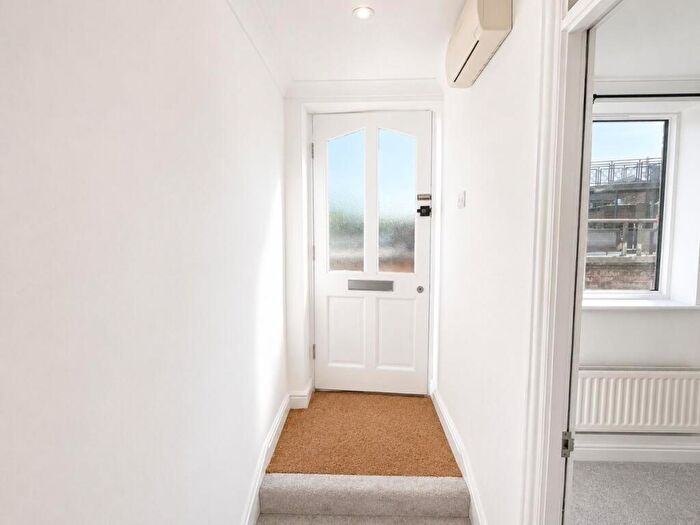 Flat To Rent In Eastern Street, High Wycombe, HP11