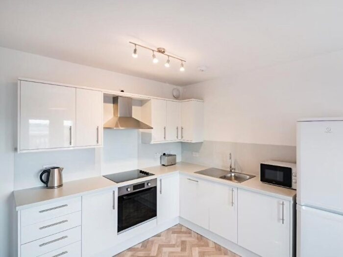 3 Bedroom Flat To Rent In Fyffe Street, West End, Dundee, DD1