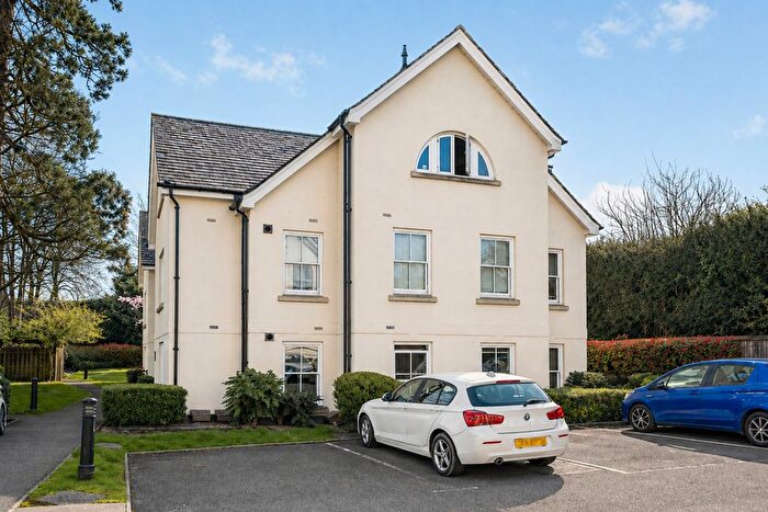 2 Bedroom Flat For Sale In Reigate Hill, Reigate, RH2