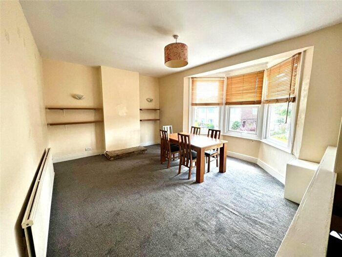 3 Bedroom Apartment To Rent In High Street, Farnborough, Kent, BR6