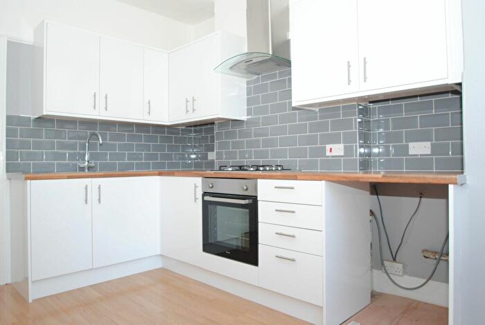1 Bedroom Flat To Rent In Westcliff Park Drive, Westcliff-on-Sea, SS0