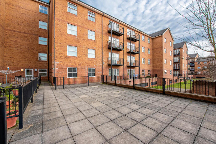 2 Bedroom Flat To Rent In Holly Street, Luton, LU1