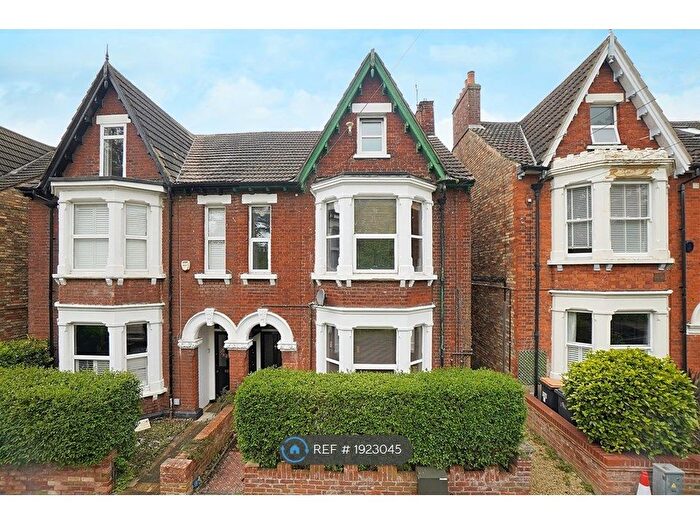 1 Bedroom Flat To Rent In Foster Hill Road, Bedford, MK41