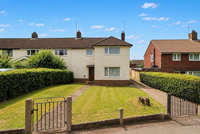 3 Bedroom End Of Terrace House For Sale In Southcote Lane, Reading, RG30