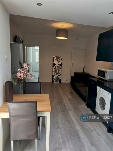 5 Bedroom Terraced House To Rent In Birkin Avenue, Nottingham, NG7