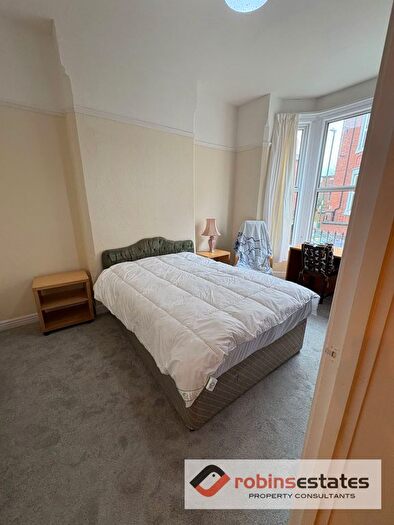 1 Bedroom Flat To Rent In Wellington Square, Nottingham, NG7