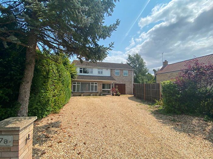 4 Bedroom Detached House For Sale In Welmore Road, Glinton, PE6