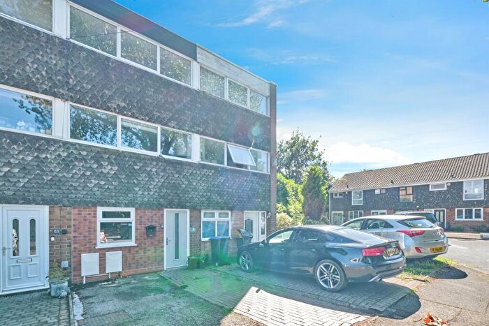 4 Bedroom Town House For Sale In Meadowside Close, Great Barr, Birmingham, B43