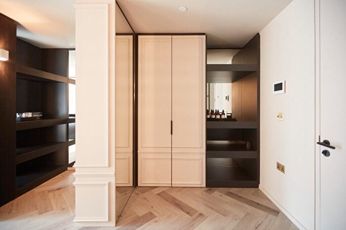 Studio To Rent In Dandi Brondsbery, Willesden Lane, London, NW2