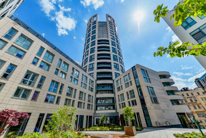 2 Bedroom Apartment To Rent In Eagle Point, City Road, London, EC1V