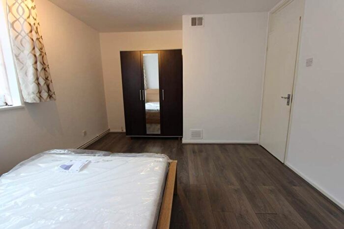 2 Bedroom Flat To Rent In Crescent Road, London, N22