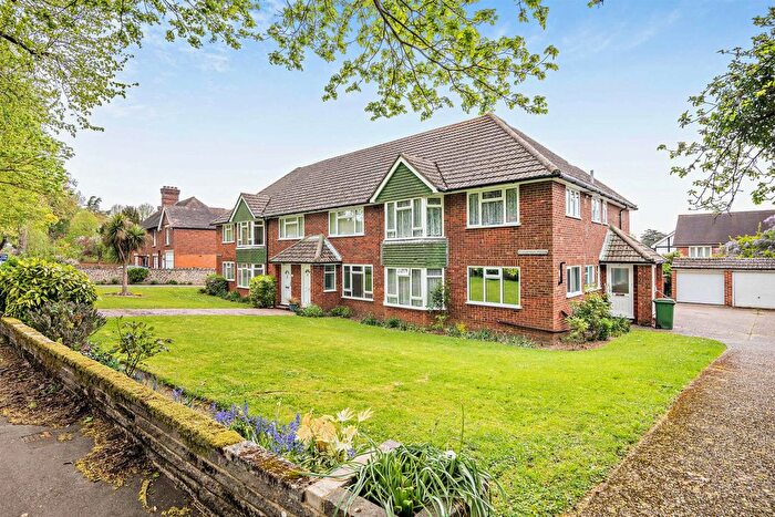 2 Bedroom Maisonette For Sale In Queens Avenue, Maidstone, ME16