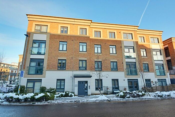 2 Bedroom Flat To Rent In Mill Road, Hertford, SG14