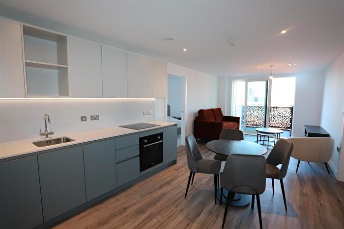 2 Bedroom Apartment To Rent In The Railings, Middlewood Locks, M5