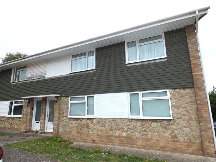 2 Bedroom Flat To Rent In Cypress Close, Whitstable, CT5