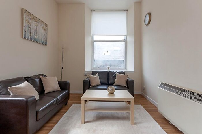 1 Bedroom Flat To Rent In Flat E, Trinity Lane, Aberdeen, AB11