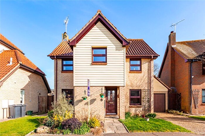 4 Bedroom Detached House For Sale In Bressingham Gardens, South Woodham Ferrers, Essex, CM3