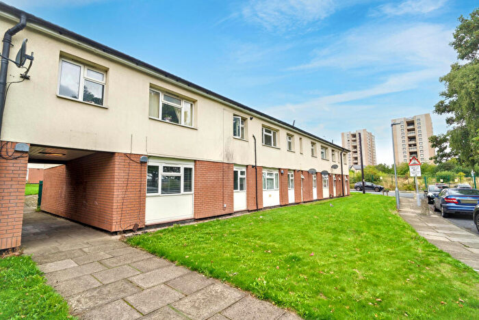 1 Bedroom Flat For Sale In Heddon Close, Bradford, West Yorkshire, BD5