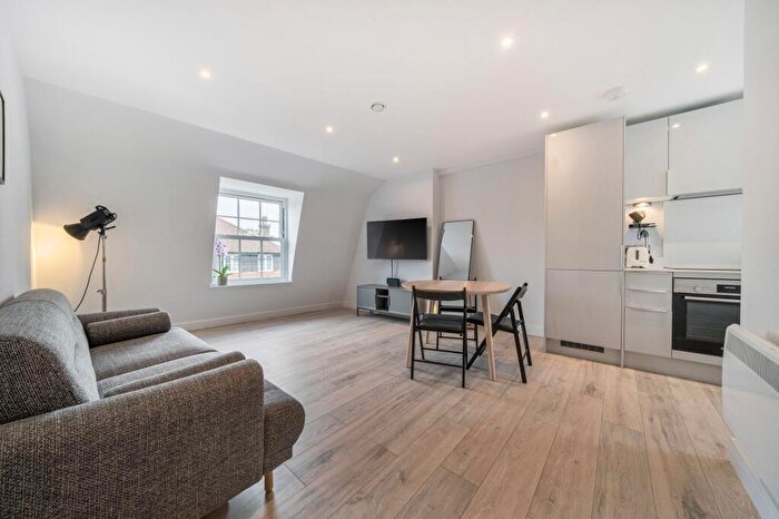 2 Bedroom Flat For Sale In High Street, Beckenham, BR3