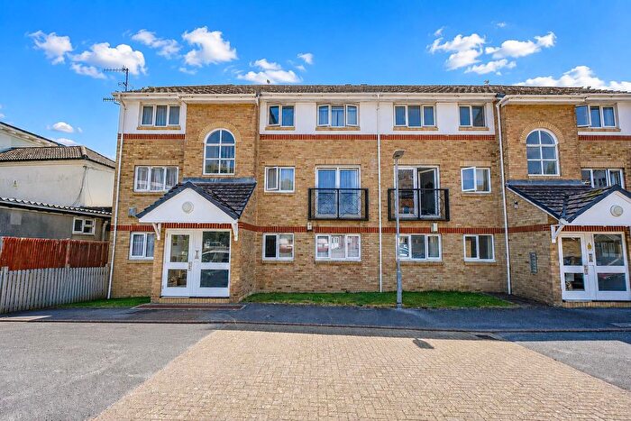 2 Bedroom Flat For Sale In Lovat Mead, St. Leonards-On-Sea, TN38
