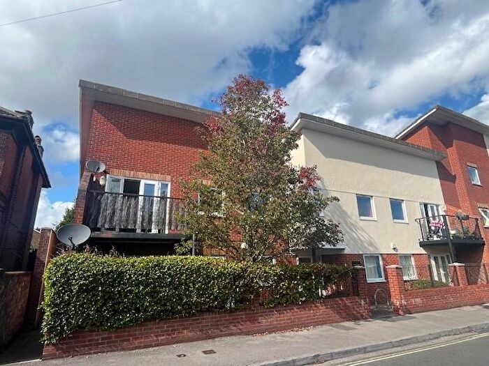 2 Bedroom Flat To Rent In Richmond Road, Southampton, SO15