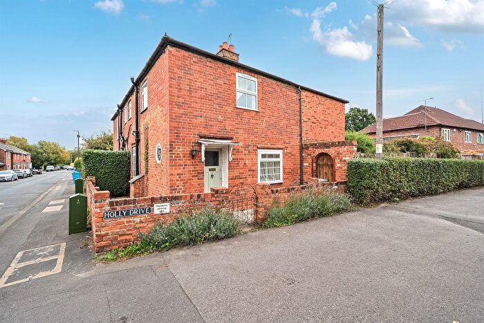 3 Bedroom Semi-detached House For Sale In Ray Mill Road West, Maidenhead, SL6