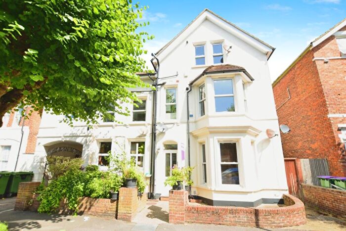 2 Bedroom Flat For Sale In Brockman Road, Folkestone, Kent, CT20