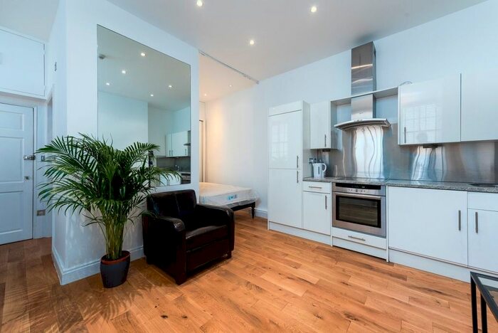 Studio To Rent In All Souls Place, London, W1B