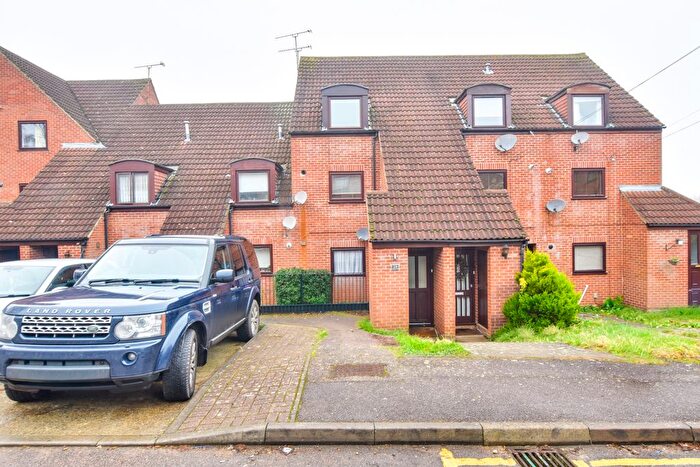 2 Bedroom Maisonette To Rent In Kingfisher Way, Bishop's Stortford, CM23