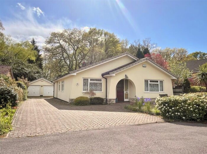 3 Bedroom Bungalow To Rent In Summerfields, Verwood, Dorset, BH31