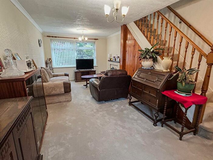 3 Bedroom Terraced House For Sale In Wollaton Avenue, Gedling, Nottingham, NG4