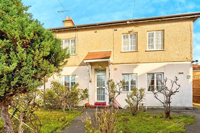 2 Bedroom Maisonette To Rent In Willow Tree Lane, Hayes, Greater London, UB4