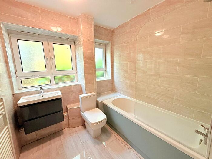 3 Bedroom Flat For Sale In Ryland Street, Birmingham, West Midlands, B16 - Photo 9