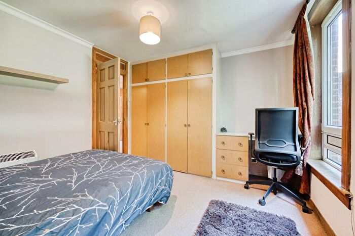2 Bedroom Flat For Sale In Clarence Gardens, Hyndland, Glasgow, G11