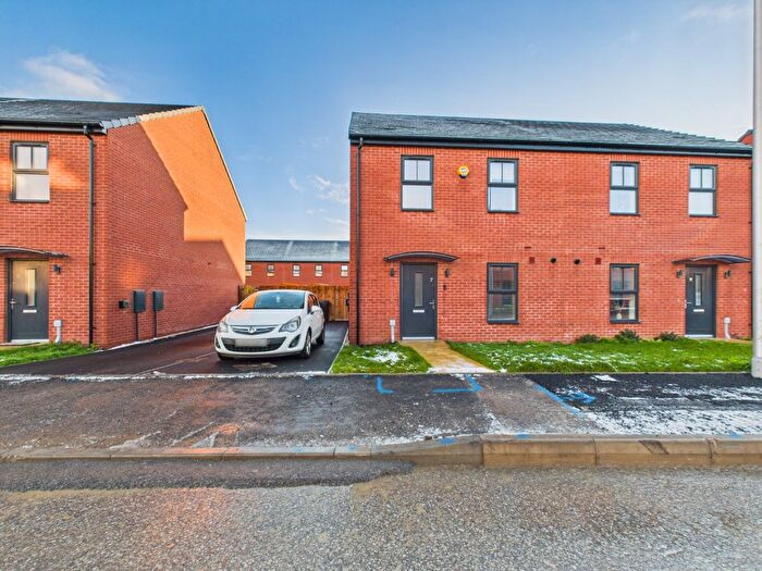 3 Bedroom Semi-Detached House For Sale In Pippin Lane, Kingswood, Hull, HU7