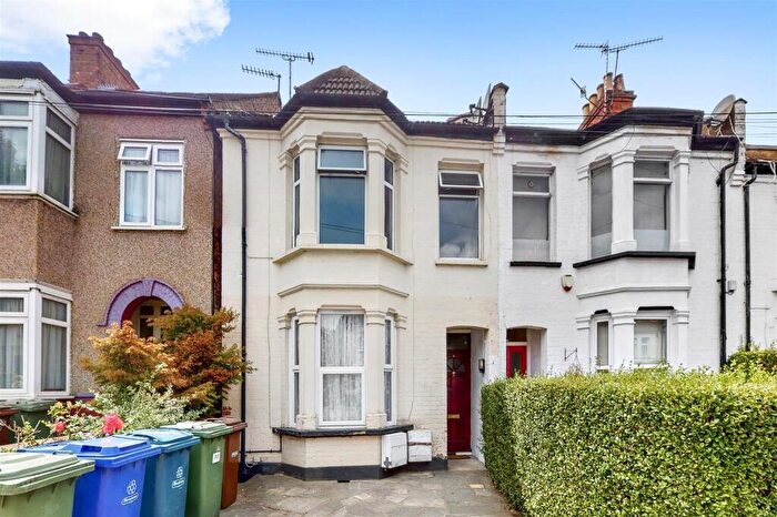 2 Bedroom Maisonette For Sale In Parkfield Road, Harrow, HA2