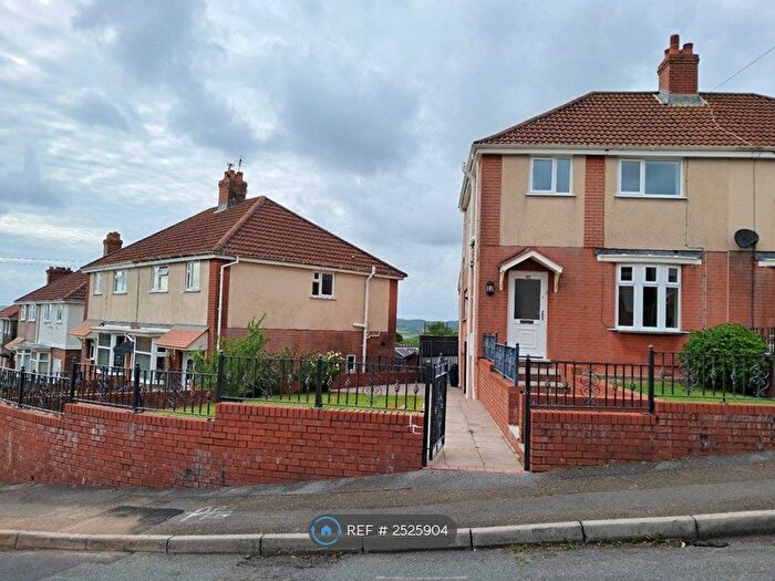 3 Bedroom Semi-Detached House To Rent In Garden Suburbs, Kidwelly, SA17
