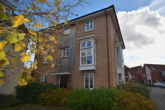 4 Bedroom Semi-Detached House To Rent In Lockgate Road, Pineham Lock, Northampton, NN4