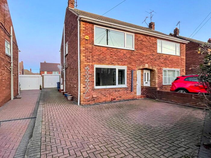 3 Bedroom Semi-Detached House To Rent In Winchester Way, Scawsby, Doncaster, DN5