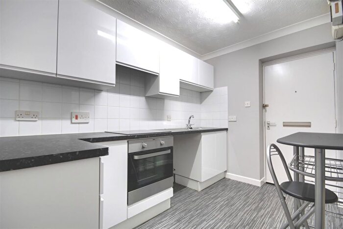 2 Bedroom Flat For Sale In Ramsey Road, St. Ives, Huntingdon, PE27