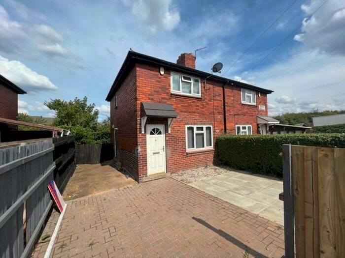 2 Bedroom Semi-Detached House To Rent In Throstle View, Leeds, West Yorkshire, LS10